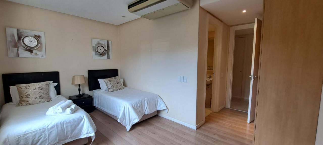 V&A Waterfront Marina Family Apartment 201 Altmore Cidade Do Cabo Exterior foto