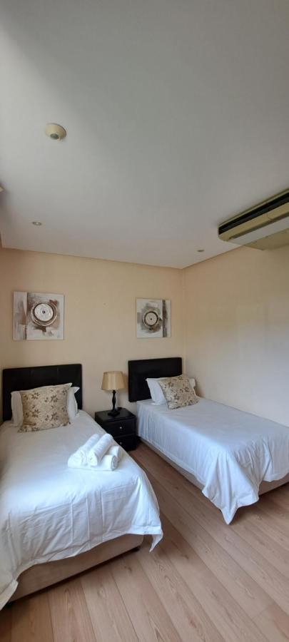 V&A Waterfront Marina Family Apartment 201 Altmore Cidade Do Cabo Exterior foto